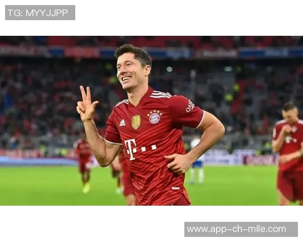 莱万在欧冠赛场火力全开10场12球稳居射手榜首位 莱万在欧冠赛场火力全开10场12球稳居射手榜首位